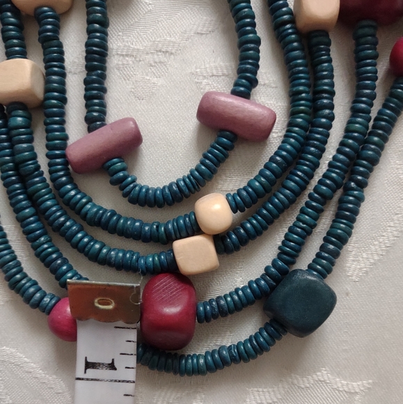 Five layer rondelles green red pink various shapes wooden necklace - Picture 8 of 10